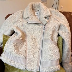 Abercrombie & Fitch Boucle cream coat